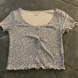 American eagle button up lettuce trim floral tee size medium